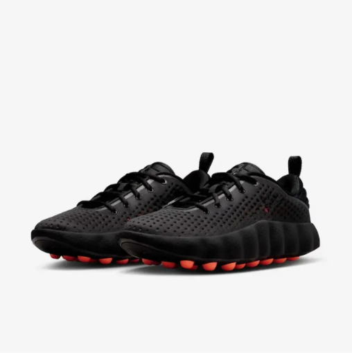 Black Studio Runner